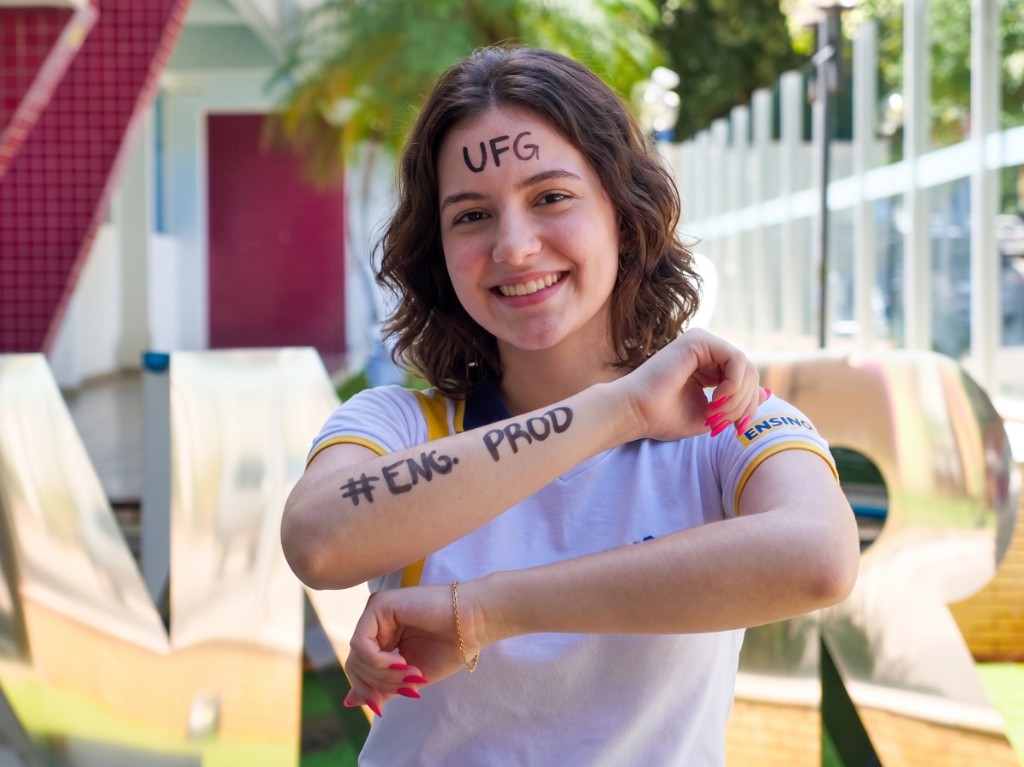 Cecília, aprovada em Engenharia de Produção na UFG
